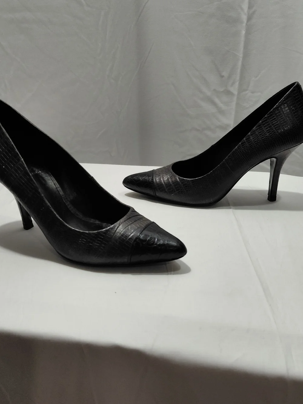 Tory Burch Gray Lyla Reptile Print Pump Black Cap Size 5M